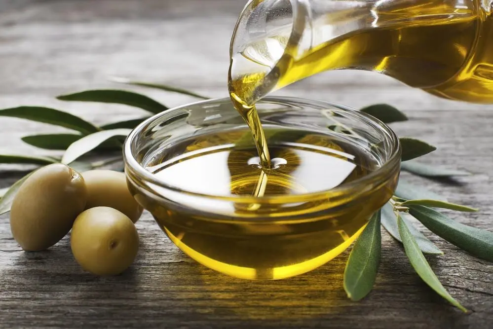 Olive oil &#8211; oil description. Health benefits and harms