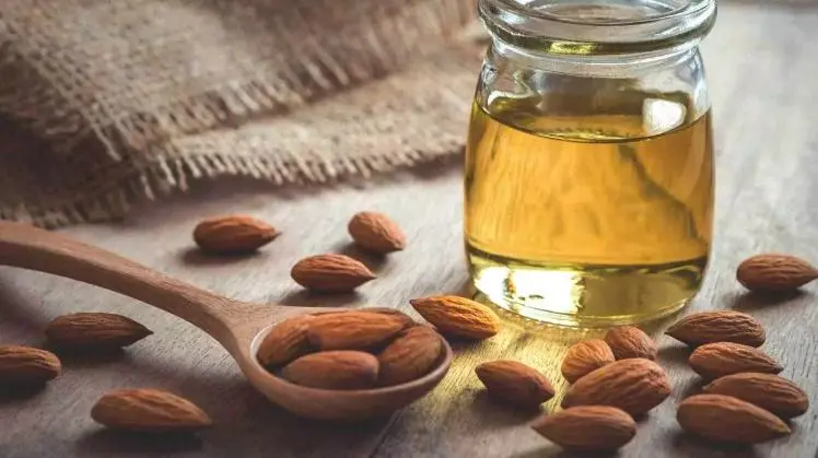 Almond oil &#8211; a description of the oil. Health benefits and harms