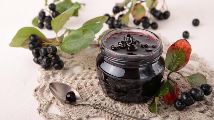 Chokeberry Jam - nilalaman ng calorie at komposisyon ng kemikal