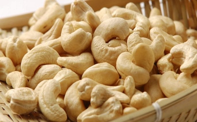 Cashew - Kaloriengehalt a chemesch Zesummesetzung