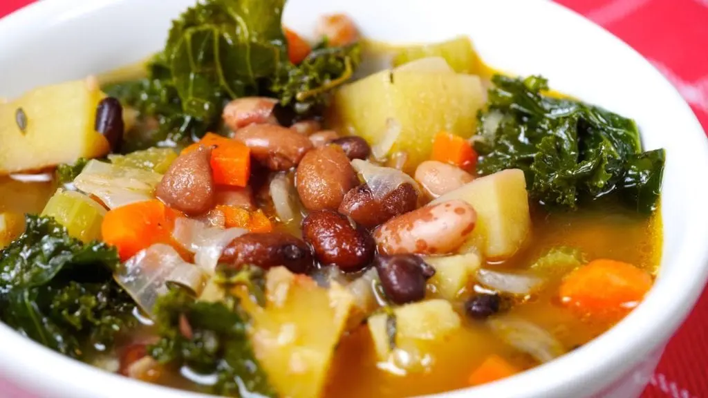Beans stewed with vegetables