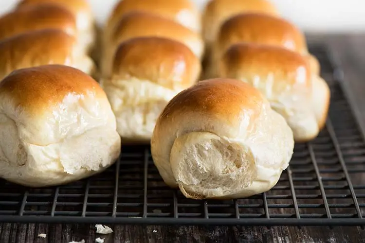 Milk rolls &#8211; calorie content and chemical composition