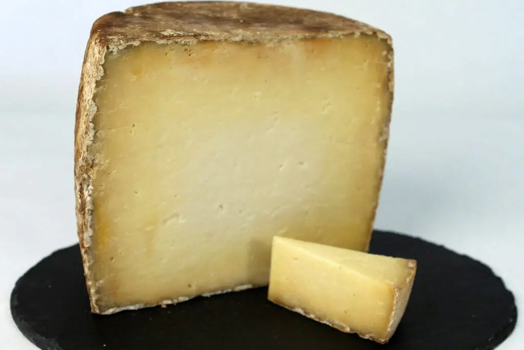 Cheese &#8211; product description. 40 most popular types of cheese