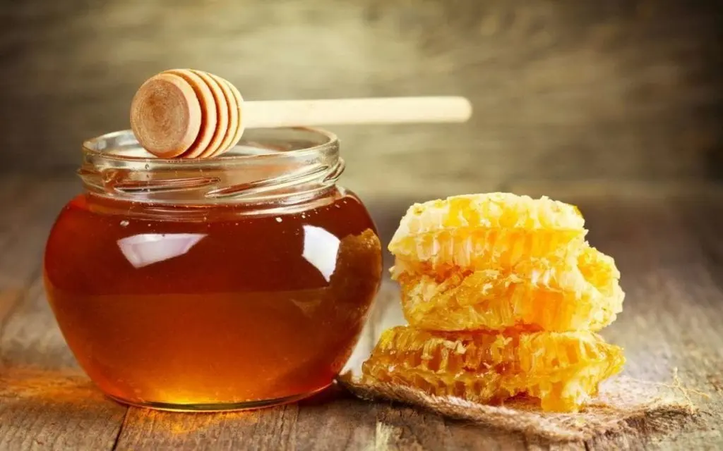 Honey &#8211; description of a food product. Health benefits and harms