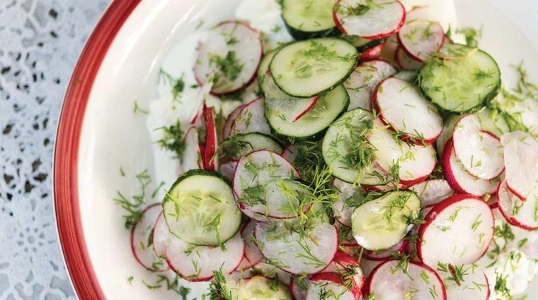 Fresh tomatoes and cucumbers salad &#8211; calorie content and composition