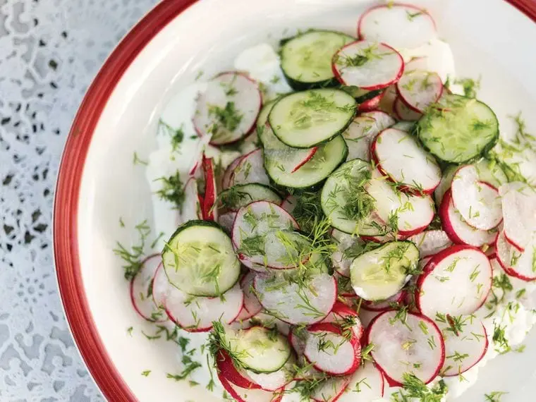 Fresh tomatoes and cucumbers salad &#8211; calorie content and composition