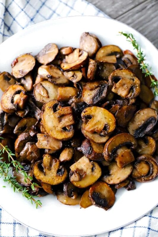 蔬菜油炒蘑菇–卡路里含量和化學成分