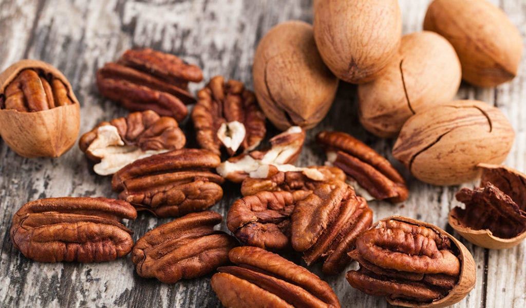 Pecan &#8211; description of the nut. Health benefits and harms