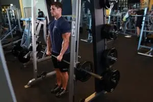 Pull rod to the chest in the Smith machine