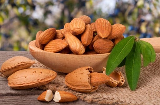 Almond &#8211; description of the nut. Health benefits and harms