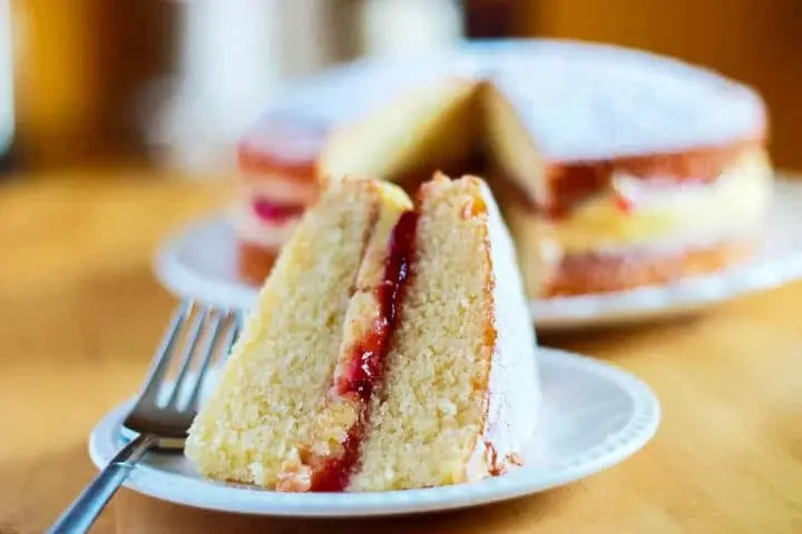 Sponge Cake with fruit filling &#8211; calorie content and chemical composition