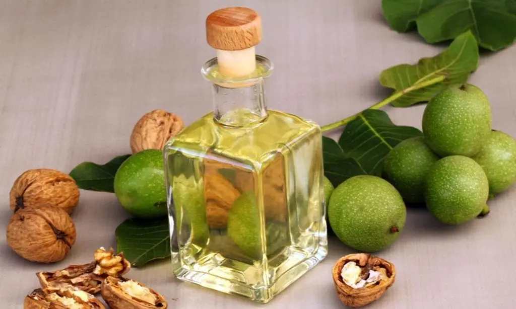 Walnut oil &#8211; description of the oil. Health benefits and harms