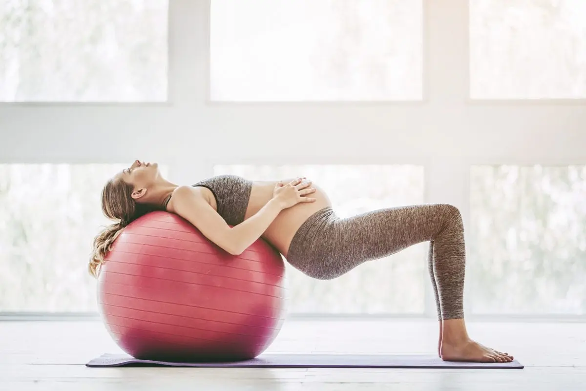 10 effective workouts for pregnant women from Amy BodyFit