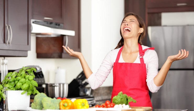 3 zodiac signs who has troubles with kitchen