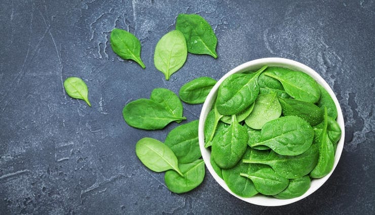 Spinach adds a sweet taste, freshness, and rich green color.
