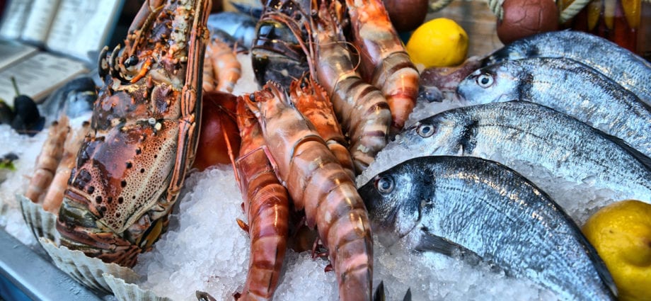 Wonders from the depths of the sea: preparing beautiful dishes for the New Year&#8217;s table