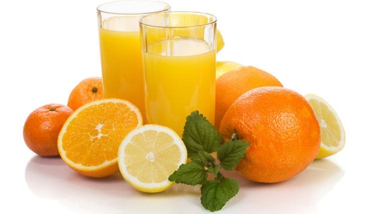 كيف تؤثر الفاكهة الحمراء والبرتقالية على الجسم