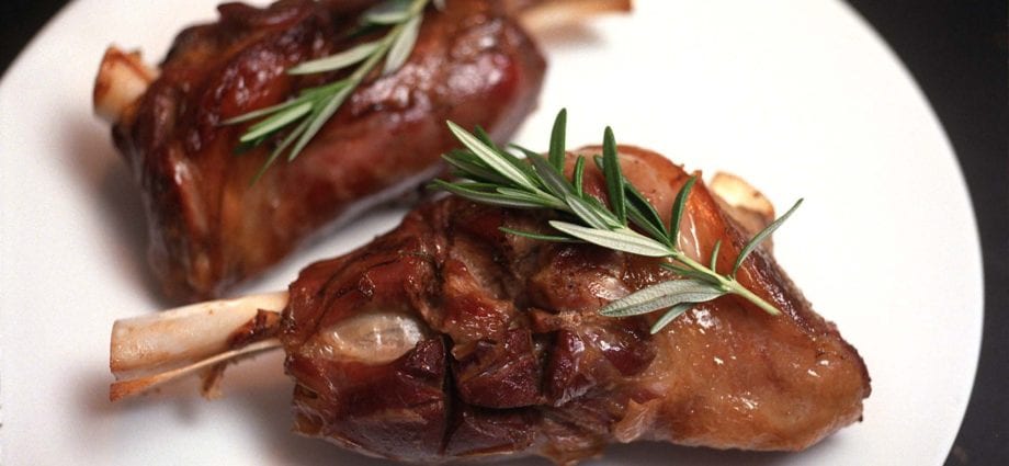 Lamb, drumstick, meat only, roasted &#8211; calories and nutrients