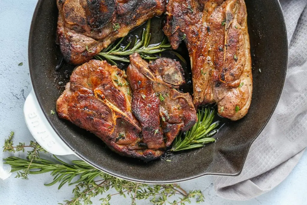 Lamb, shoulder, and scapular part, baked &#8211; calories, and nutrients