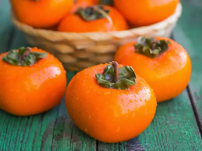 Why do women need to eat a persimmon