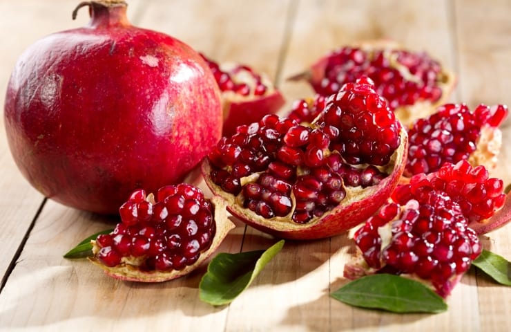 Why it is important to eat a pomegranate for women