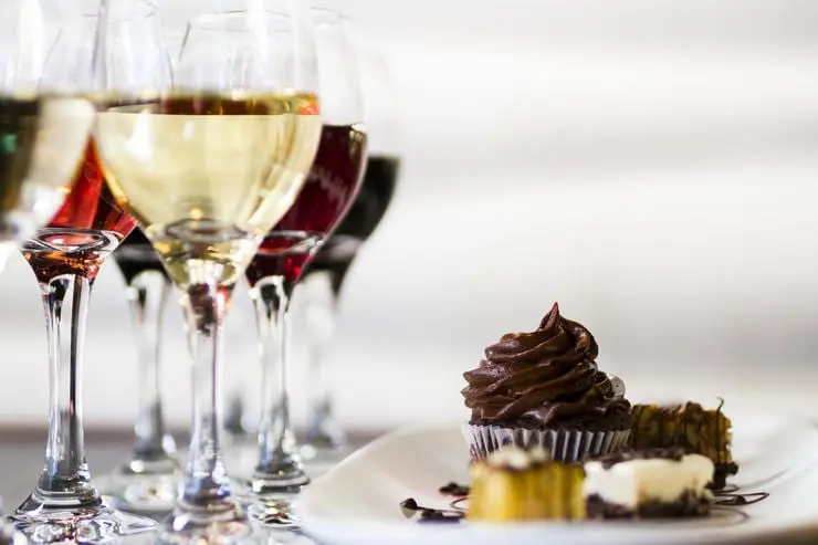 Why sweets are the most harmful snack with the vine