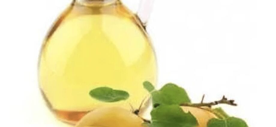 Apricot kernel oil – description of the oil.杏仁油–對油的描述。 Health benefits and harms健康的好處和危害