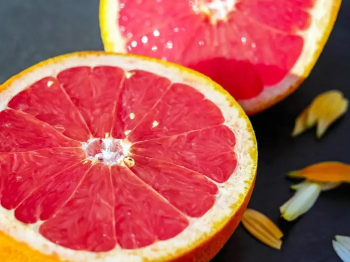 3 reasons to eat grapefruit every day