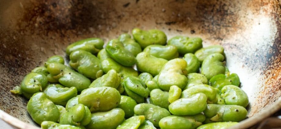 Beans (Fava beans), boiled, without salt