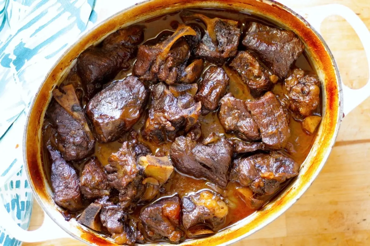 Neck, for braising, beef, meat and fat, selected, braised