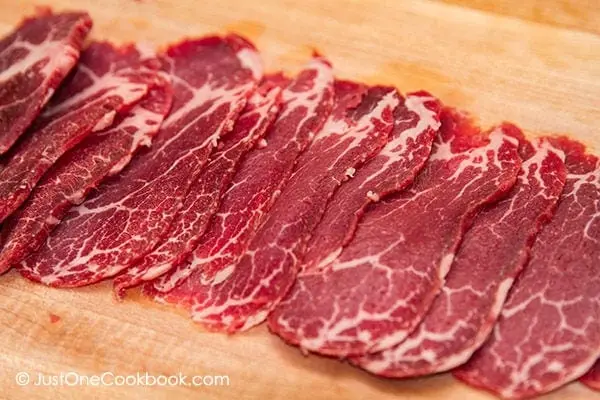 Beef, sliced, lean meat, cooked