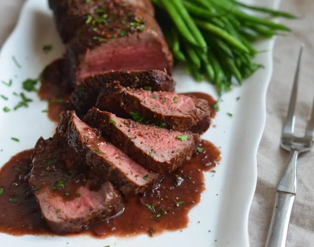 Beef, tenderloin, meat with fat removed to 1/8 ″, raw
