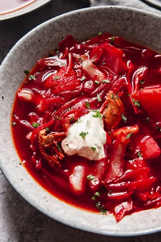 How long salt is needed in borscht?