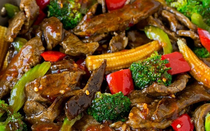 Calorie Beef with vegetables, Chinese restaurant. Chemical composition and nutritional value.
