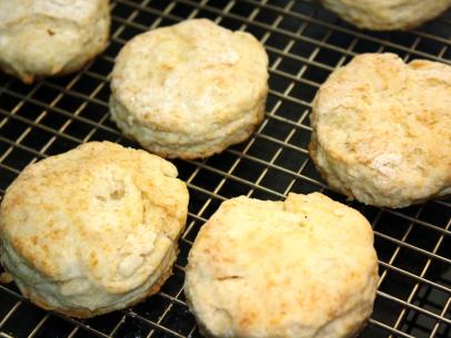 Калориски бисквити од мешавина на житни култури, замрзнато тесто. Хемиски состав и хранлива вредност.
