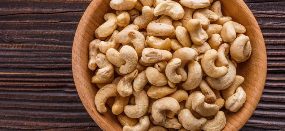 Calorie Cashew, dry roasted without salt. Chemical composition and nutritional value.