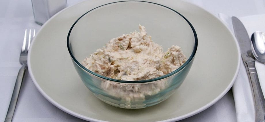 Calorie Chicken Salad, 1-82 imwe neimwe. Kemikari kuumbwa uye kukosha kwehutano.