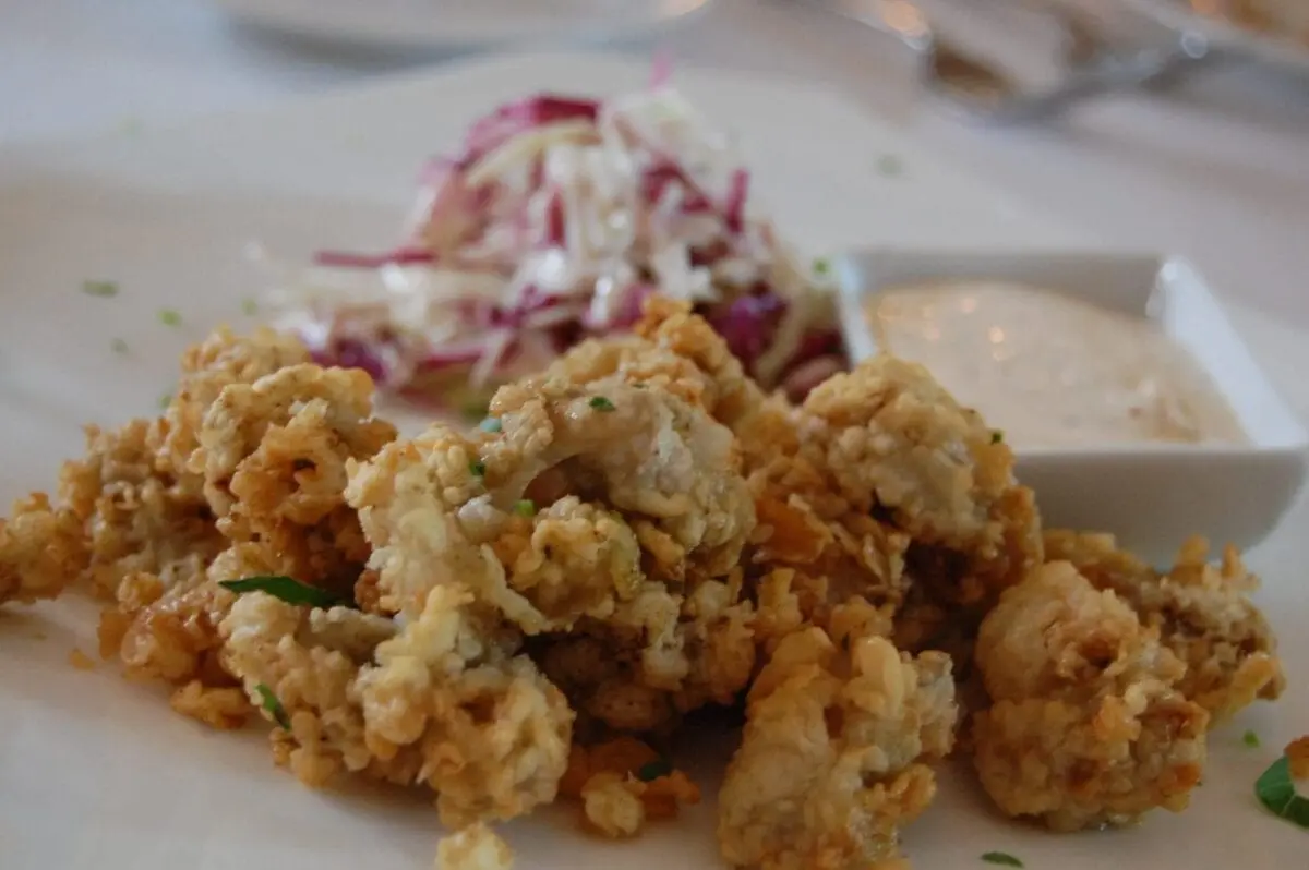 Calorie content American oyster, fried in breadcrumbs. Chemical composition and nutritional value.