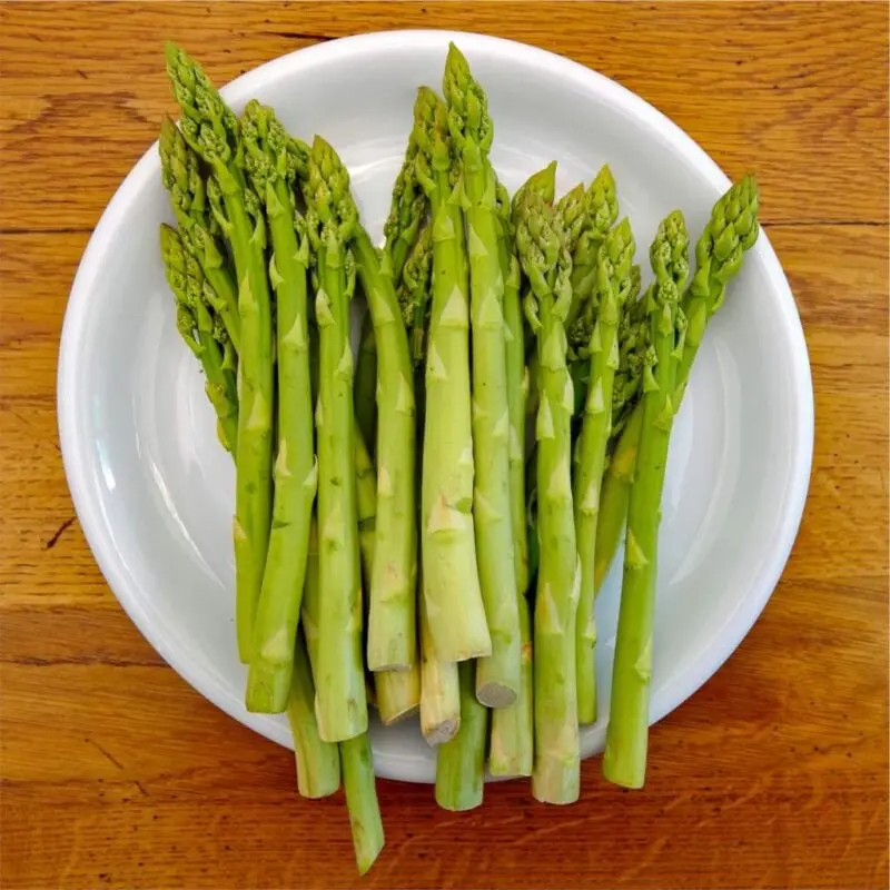 Calorie content Asparagus salad (stem, uysun), raw. Chemical composition and nutritional value.