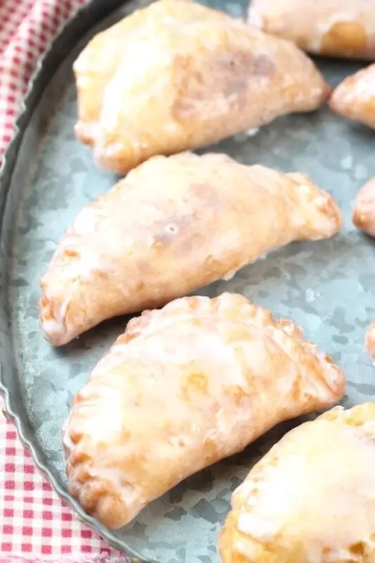 Calorie content Fried pies with cabbage, 2-188 each. Chemical composition and nutritional value.
