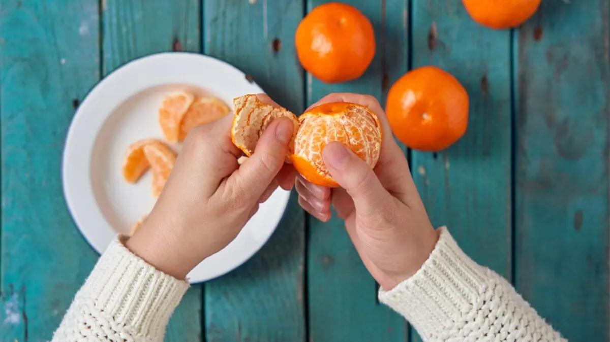 Calorie content of Clementine. Chemical composition and nutritional value.