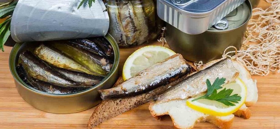 Calorie content of Sprats in oil. Canned food. Chemical composition and nutritional value.