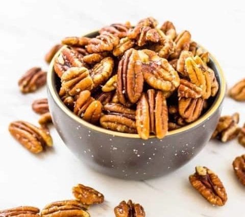 Calorie content Pecans, nuts fried in oil, with salt. Chemical composition and nutritional value.