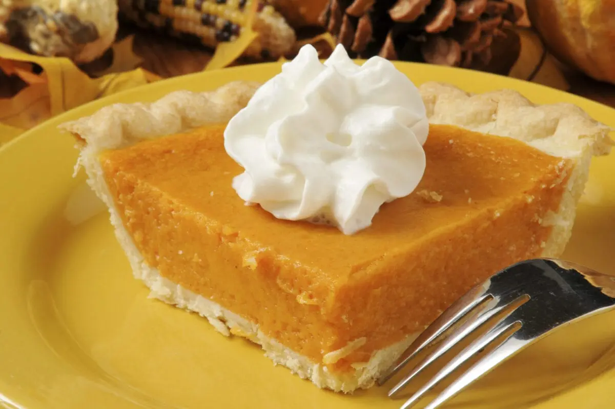 Calorie content Potato pies with carrots 1-246. Chemical composition and nutritional value.
