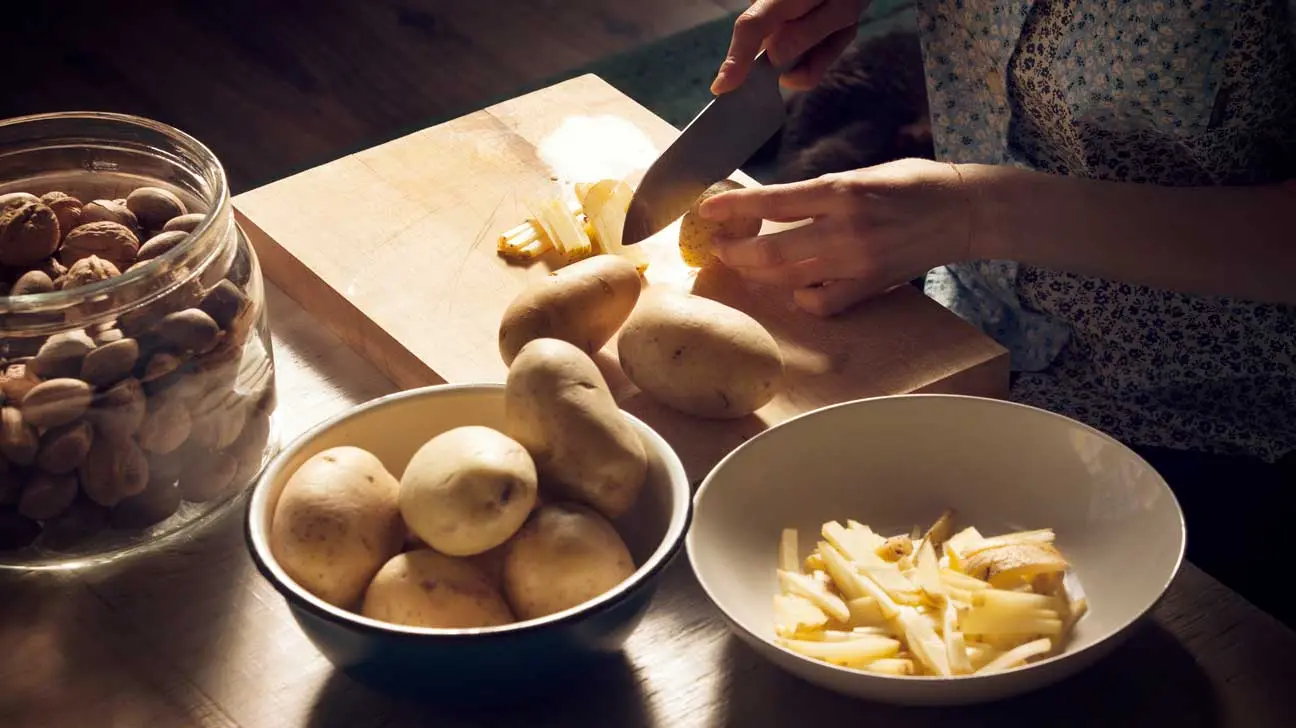 Calorie content Potatoes, canned. Chemical composition and nutritional value.