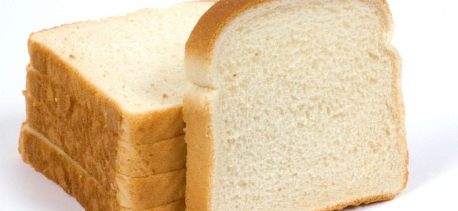 Zawartość kalorii Krojony bochenek mąki pierwszego gatunku (chleb). Skład chemiczny i wartość odżywcza.