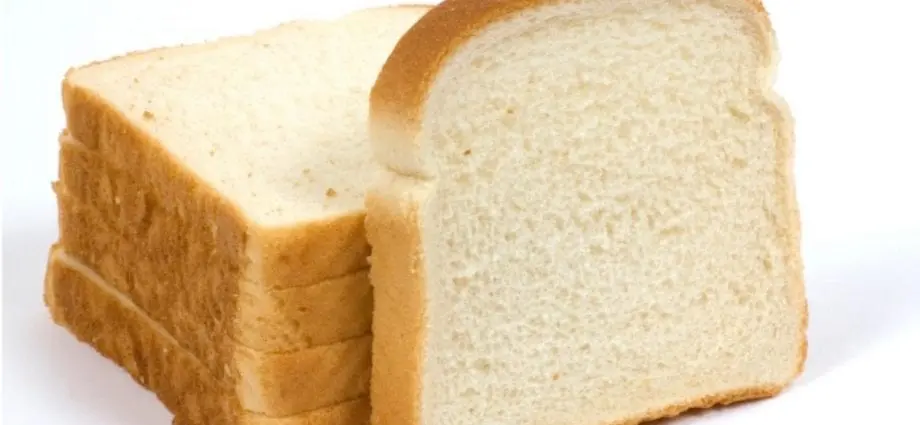 Calories White bread, prepared according to the recipe, made from skimmed milk powder. Chemical composition and nutritional value.