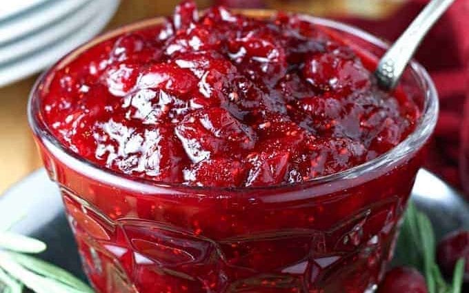 Calorie Cranberry sauce with whole berries, canned, OCEAN SPRAY. Chemical composition and nutritional value.