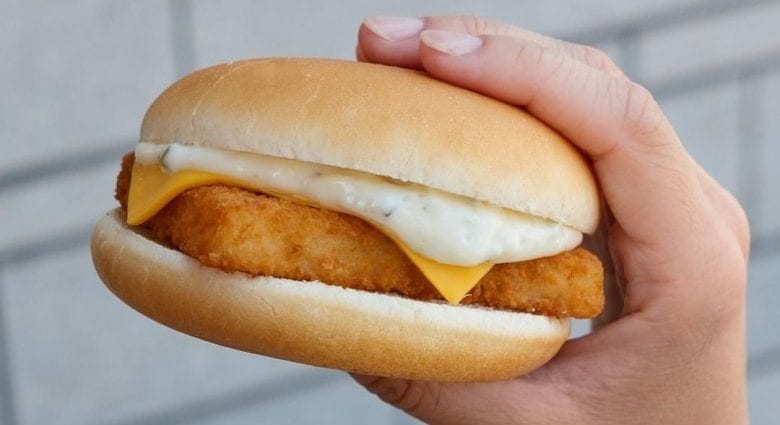 Calorie Fast food, fish sandwich with tartar sauce and cheese. Chemical composition and nutritional value.
