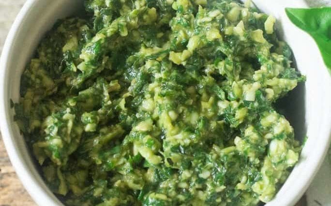 Calorie Pesto sauce, ready to eat, chilled. Chemical composition and nutritional value.